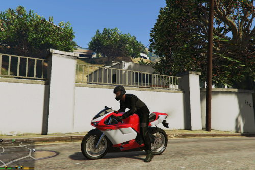 Black modern motorcycle outfit for Franklin